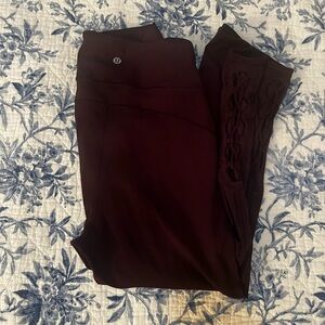 Lululemon maroon cropped leggings